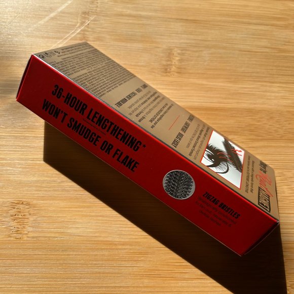 Benefit They're Real Magnet Mascara - Picture 4 of 5